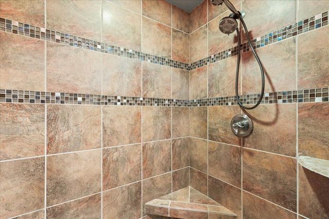 453 Western COURT, West Bend, WI 53095
