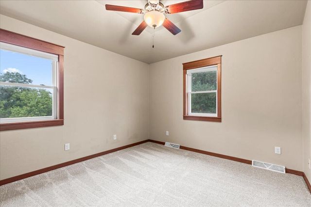 453 Western COURT, West Bend, WI 53095