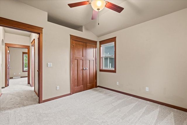 453 Western COURT, West Bend, WI 53095