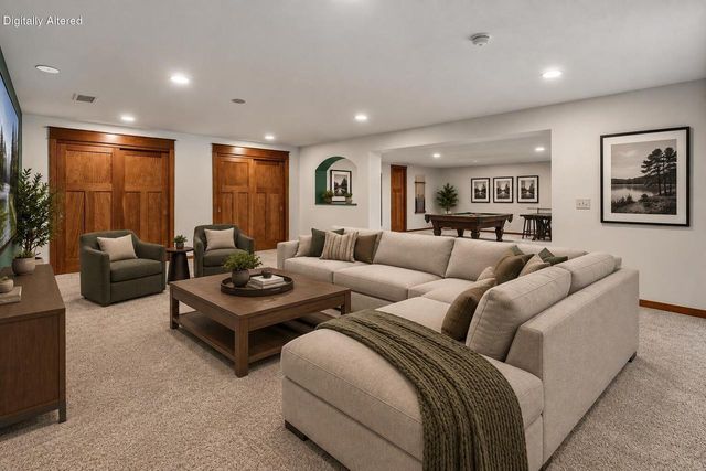 453 Western COURT, West Bend, WI 53095