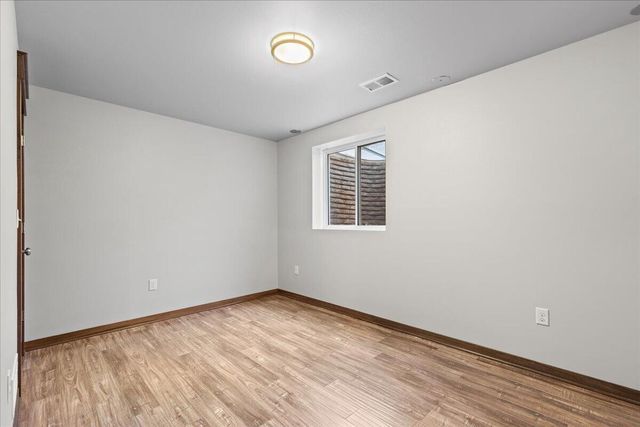 453 Western COURT, West Bend, WI 53095
