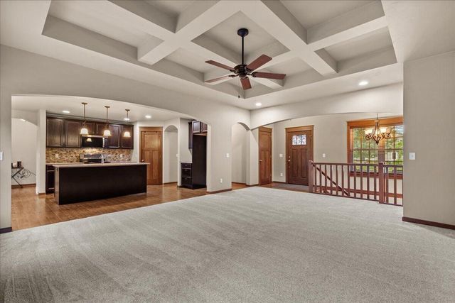 453 Western COURT, West Bend, WI 53095