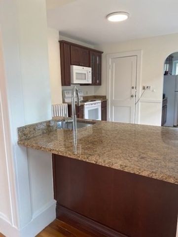 50 Central Avenue 2, Milton, MA 02186