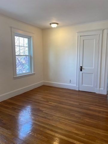 50 Central Avenue 2, Milton, MA 02186
