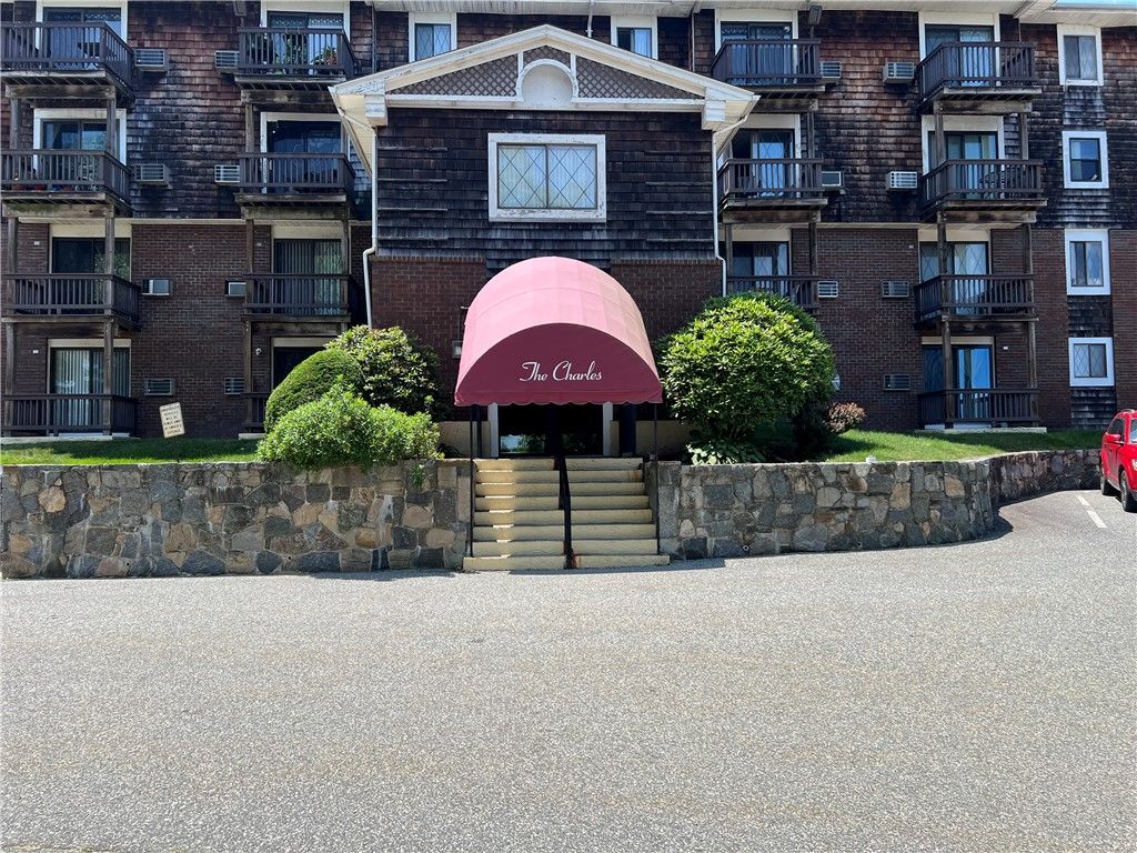 1190 Charles Street 21, North Providence, RI 02904