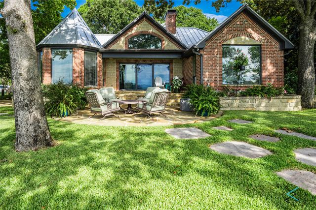 115 Crestwood Circle, Enchanted Oaks, TX 75156