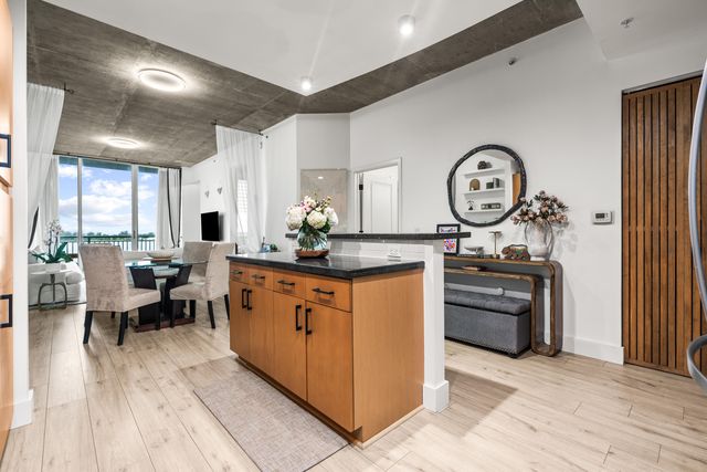 300 S Australian Avenue Unit 425, West Palm Beach, FL 33401
