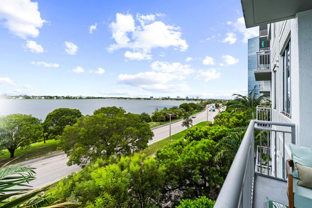 300 S Australian Avenue Unit 425, West Palm Beach, FL 33401