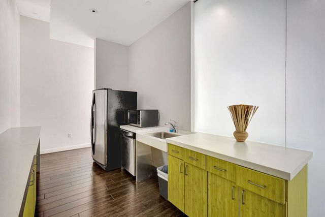 300 S Australian Avenue Unit 425, West Palm Beach, FL 33401