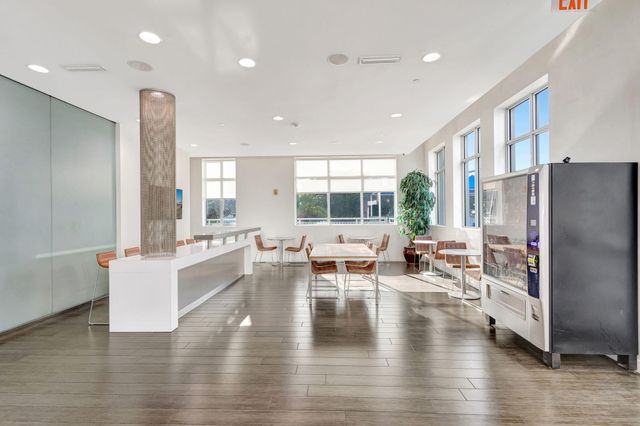 300 S Australian Avenue Unit 425, West Palm Beach, FL 33401