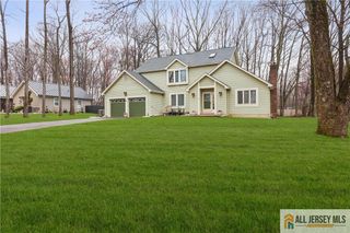 2 Grenoble Court, Old Bridge, NJ 07747