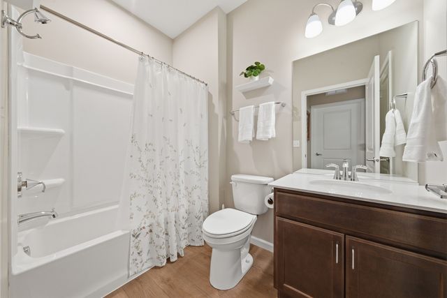 3203 Sweetgrass Circle, Aurora, IL 60503