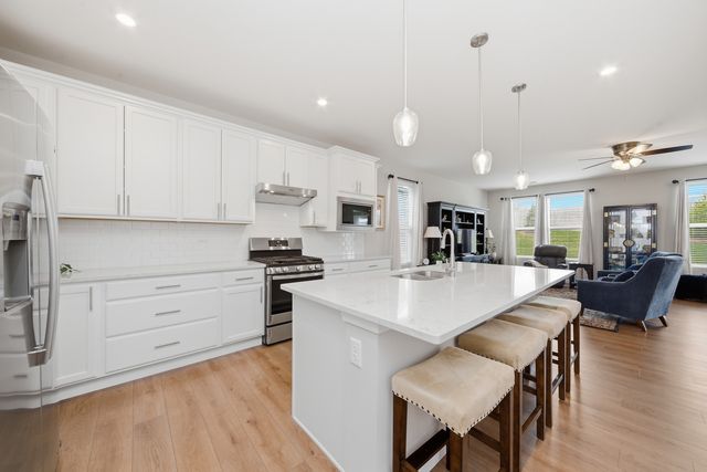 3203 Sweetgrass Circle, Aurora, IL 60503