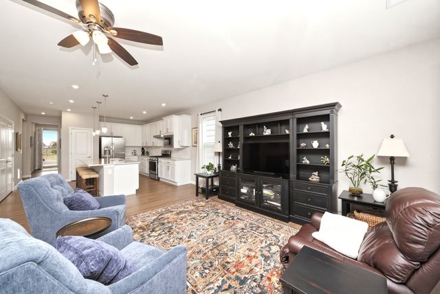 3203 Sweetgrass Circle, Aurora, IL 60503