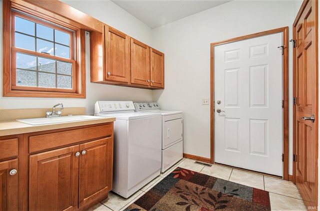 209 River Park Drive, Middlebury, IN 46540