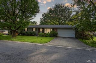 24 Cardinal Lane, Highland, IL 62249
