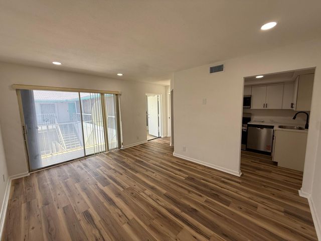 1534 SE 15TH Street 8, Fort Lauderdale, FL 33316