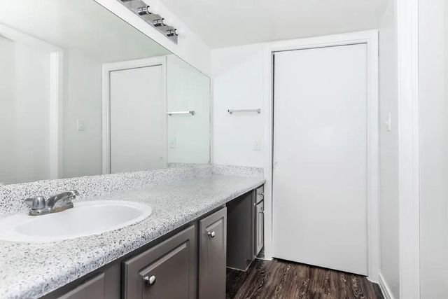 4400 Memorial Drive 32-2231, Houston, TX 77007