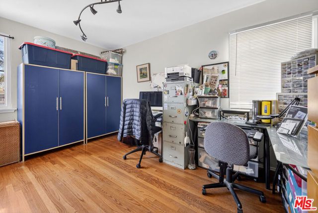 2563 Walnut Avenue, Venice (los Angeles), CA 90291