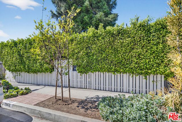 2563 Walnut Avenue, Venice (los Angeles), CA 90291