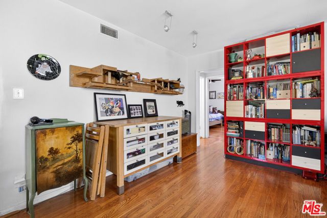 2563 Walnut Avenue, Venice (los Angeles), CA 90291
