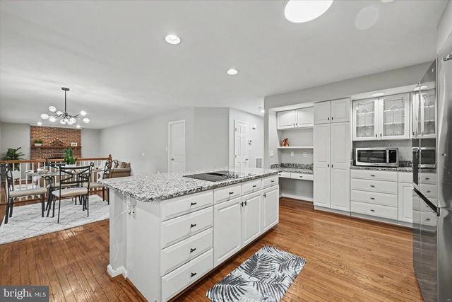 8033 CREST RD, Laurel, MD 20723