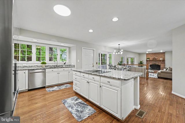8033 CREST RD, Laurel, MD 20723