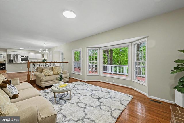 8033 CREST RD, Laurel, MD 20723