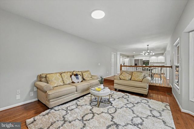 8033 CREST RD, Laurel, MD 20723