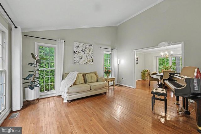 8033 CREST RD, Laurel, MD 20723