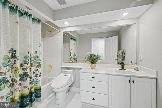 8033 CREST RD, Laurel, MD 20723