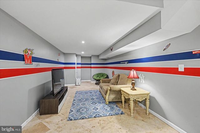 8033 CREST RD, Laurel, MD 20723