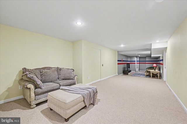 8033 CREST RD, Laurel, MD 20723