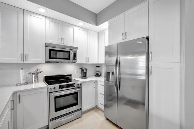 315 NE 3rd Avenue 1004, Fort Lauderdale, FL 33301