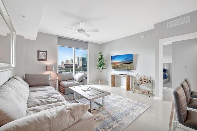 315 NE 3rd Avenue 1004, Fort Lauderdale, FL 33301