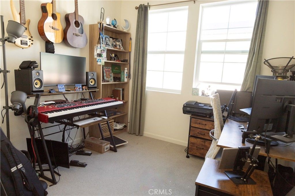 Image 13 of property listing at 4078 Summer Way, Corona, CA 92883
