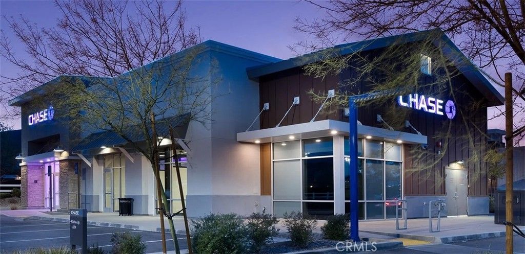 Image 32 of property listing at 4078 Summer Way, Corona, CA 92883