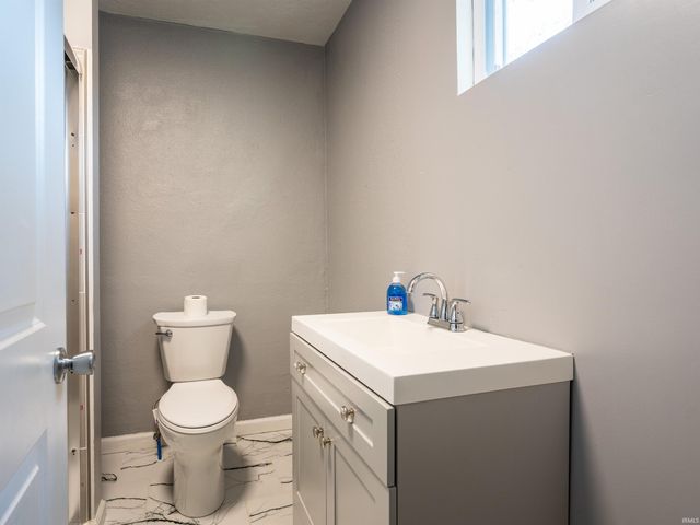 1121 Maple Row, Elkhart, IN 46514