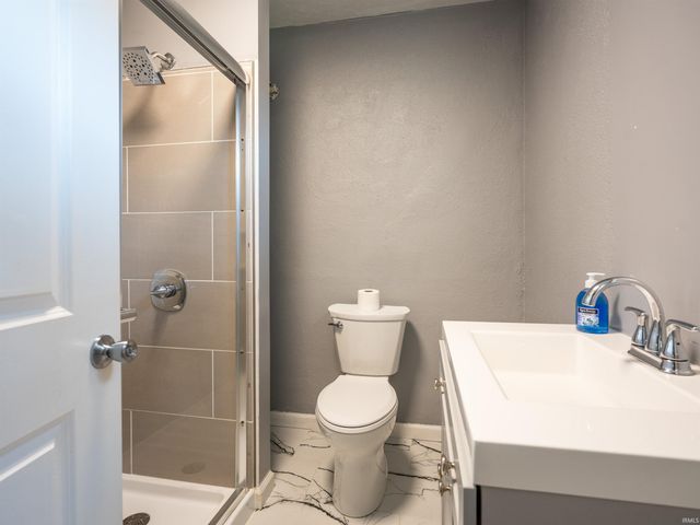 1121 Maple Row, Elkhart, IN 46514