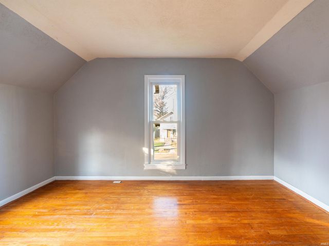 1121 Maple Row, Elkhart, IN 46514