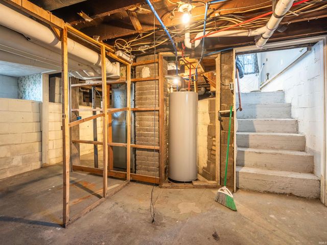 1121 Maple Row, Elkhart, IN 46514