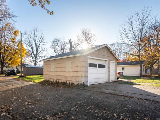 1121 Maple Row, Elkhart, IN 46514