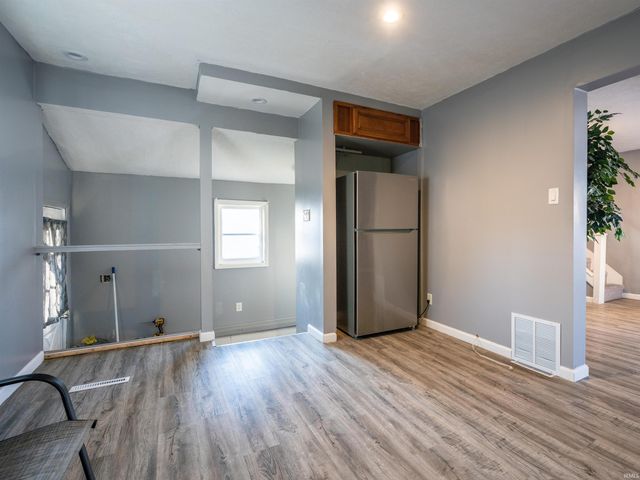 1121 Maple Row, Elkhart, IN 46514