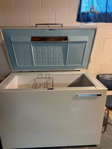 420 CRESTRIDGE Drive, Waterloo, IA 50702