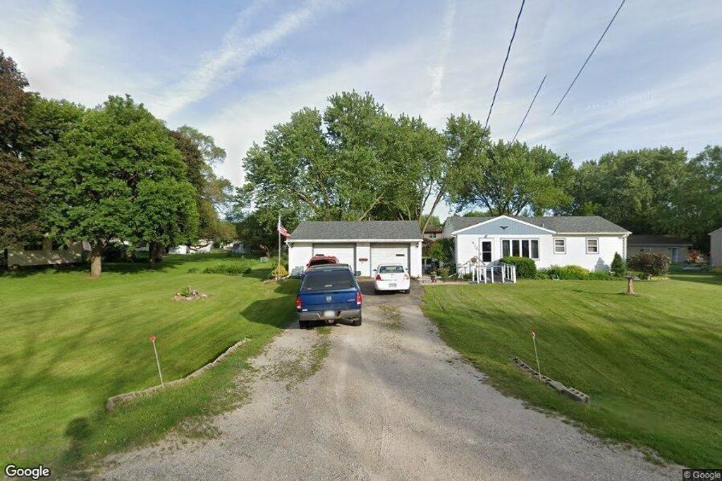 420 CRESTRIDGE Drive, Waterloo, IA 50702