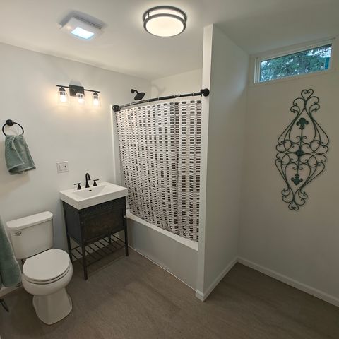 806 Peter Street, Mchenry, IL 60051