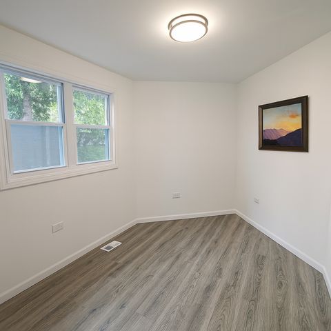 806 Peter Street, Mchenry, IL 60051