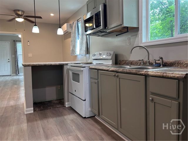 1410 New Castle Street, Savannah, GA 31415
