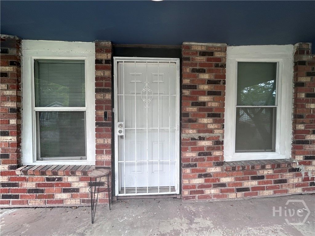 Image 2 of property listing at 1410 New Castle Street, Savannah, GA 31415