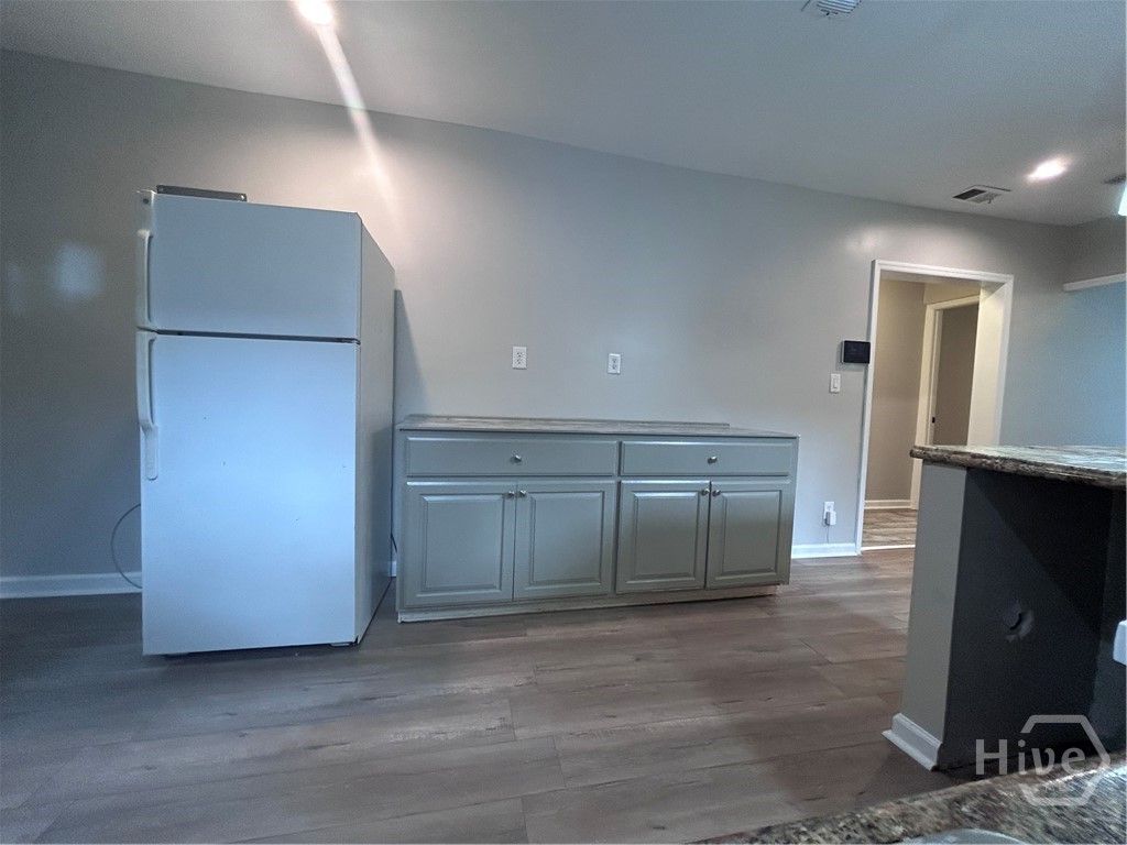 Image 5 of property listing at 1410 New Castle Street, Savannah, GA 31415